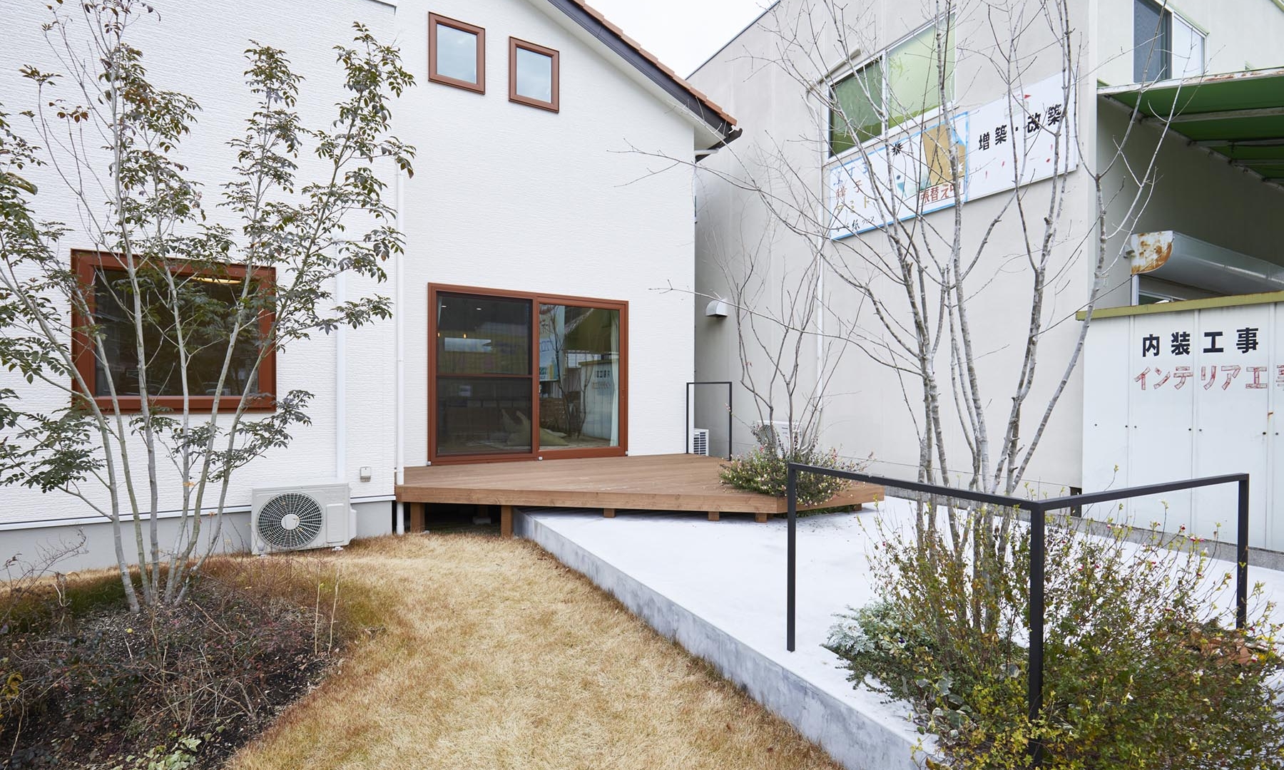 庭と住まいをつなぐテラス風ウッドデッキ 施工事例 Greenseek 東広島の庭 外構 エクステリア専門店